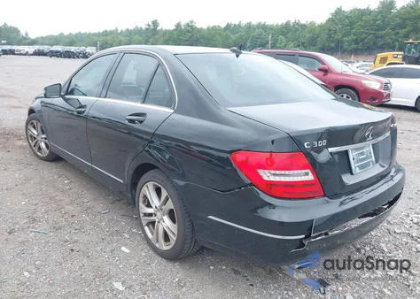 2013 Mercedes-Benz C 300 Luxury 4Matic/Sport 4Matic from USA, damaged, VIN WDDGF8AB0DR245657